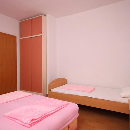 Apartments With A Parking Space Zivogosce - Porat, Makarska - 6700 イグラネ 部屋 写真